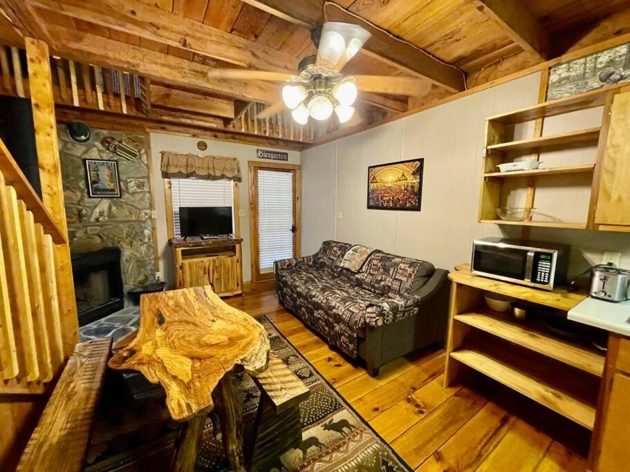 Oktoberfest Themed Cabin In Woods Stream #14 Хелен Экстерьер фото